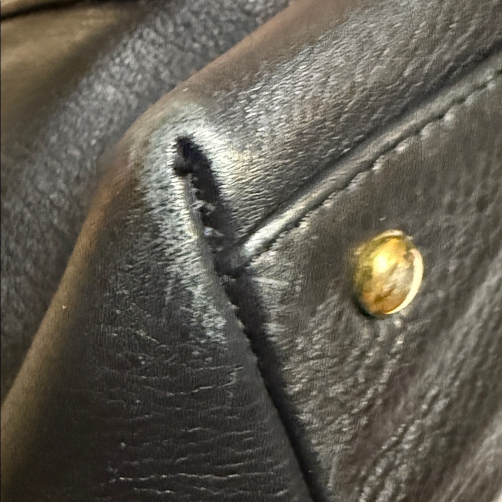 Vintage Bally Croc-Embossed Leather Crossbody Bag Gold Push-Lock Italy Classic - Picture 14 of 16